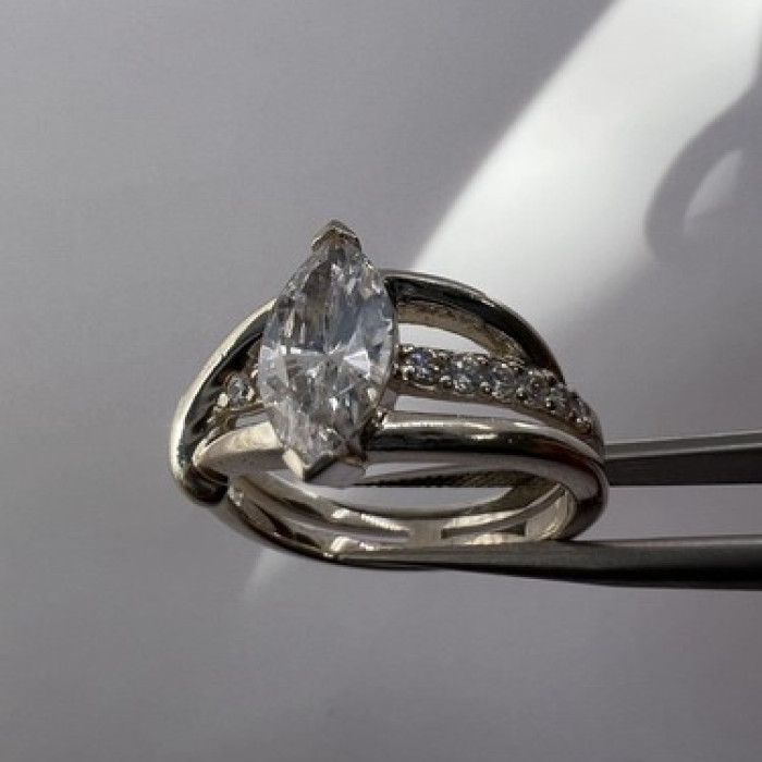 925 Sterling Silver CZ Ring Size 7.5