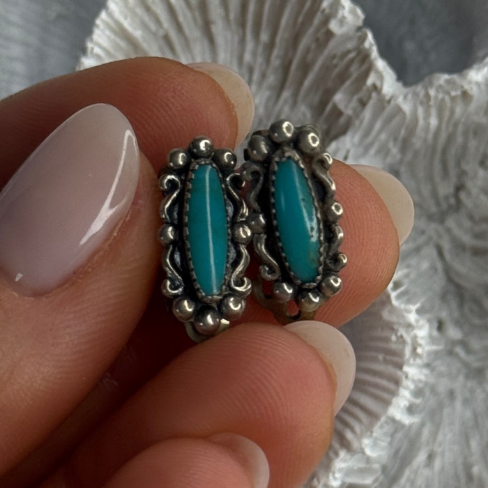 Vintage 925 Sterling Silver Turquoise Clip-On Earrings Length 0.60 Inch