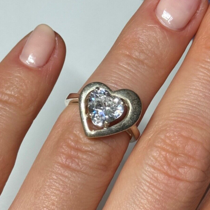 925 Sterling Silver CZ Heart Ring Size 5