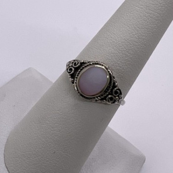 925 Sterling Silver Mother of Pearl Ring Size 7