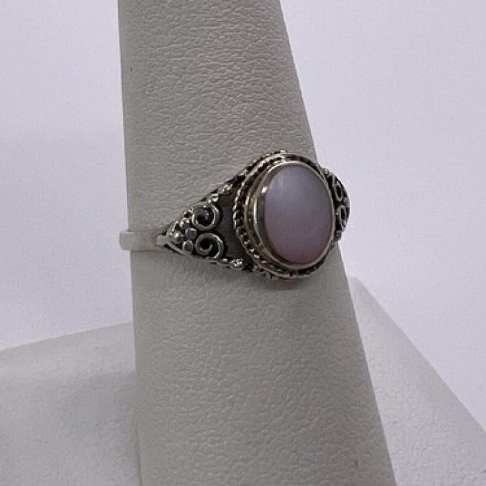 925 Sterling Silver Mother of Pearl Ring Size 7