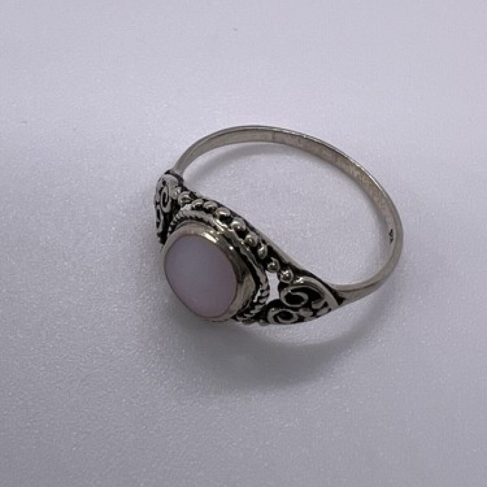 925 Sterling Silver Mother of Pearl Ring Size 7
