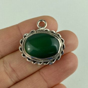 Vintage 925 Sterling Silver Green Agate Pendant