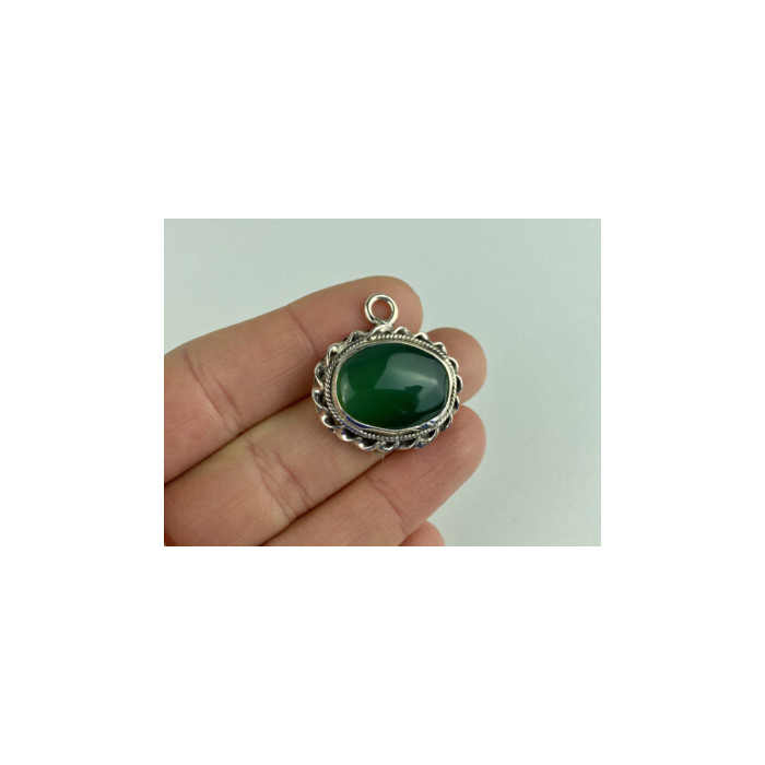 Vintage 925 Sterling Silver Green Agate Pendant