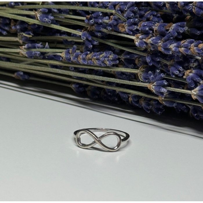 925 Sterling Silver Infinity Ring Size 8.5