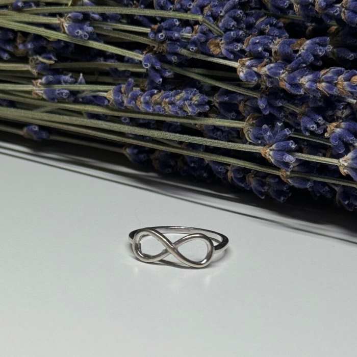 925 Sterling Silver Infinity Ring Size 8.5