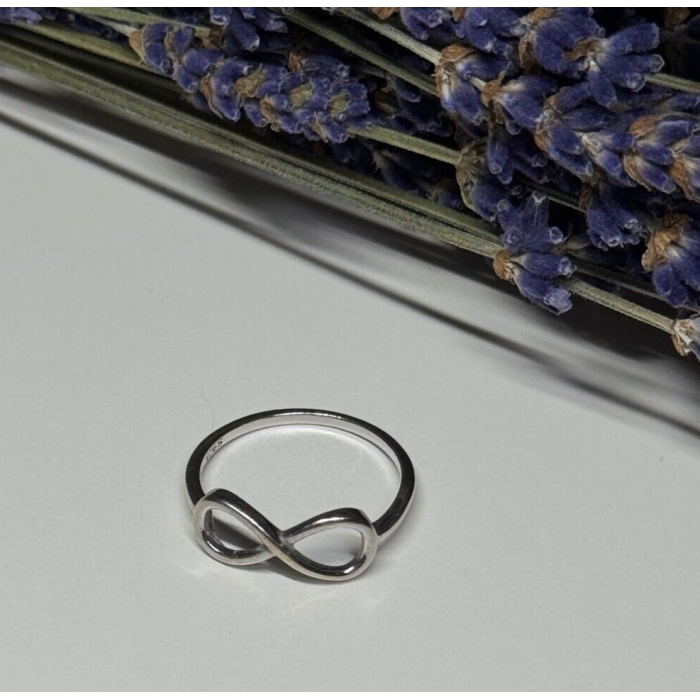 925 Sterling Silver Infinity Ring Size 8.5