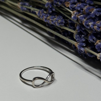 925 Sterling Silver Infinity Ring Size 8.5