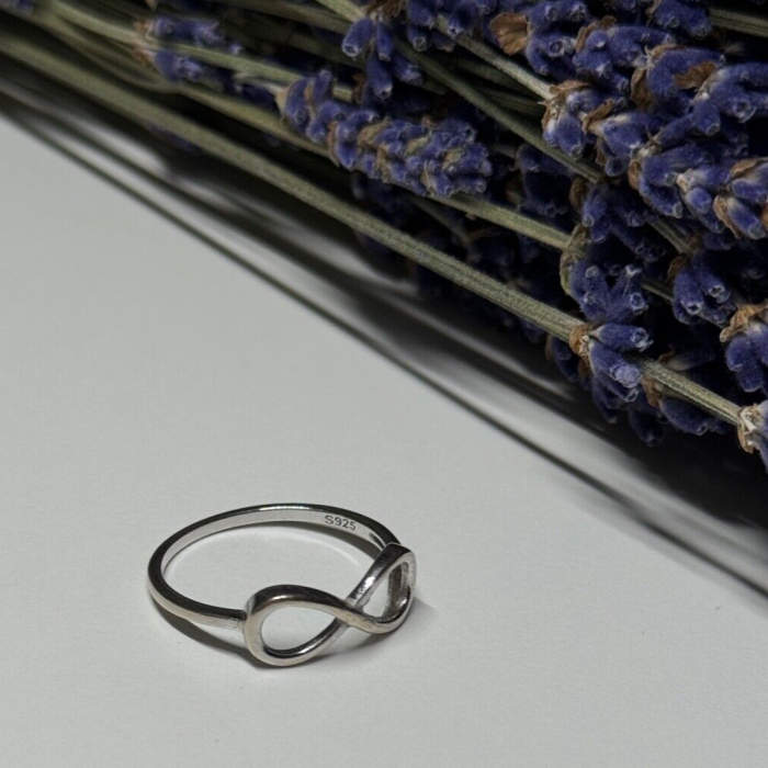 925 Sterling Silver Infinity Ring Size 8.5
