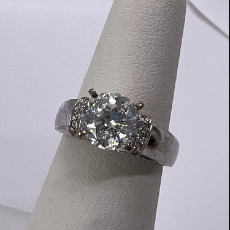 925 Sterling Silver CZ Ring Size 5.5