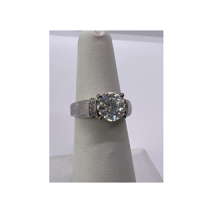 925 Sterling Silver CZ Ring Size 5.5
