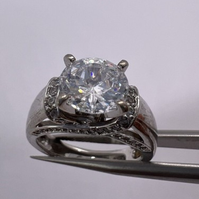 925 Sterling Silver CZ Ring Size 5.5