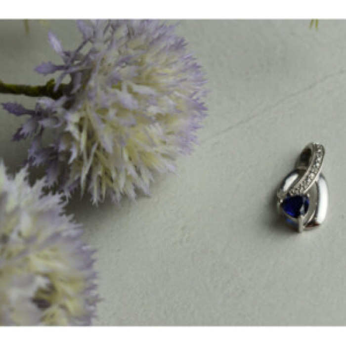 925 Sterling Silver London Blue Topaz Pendant