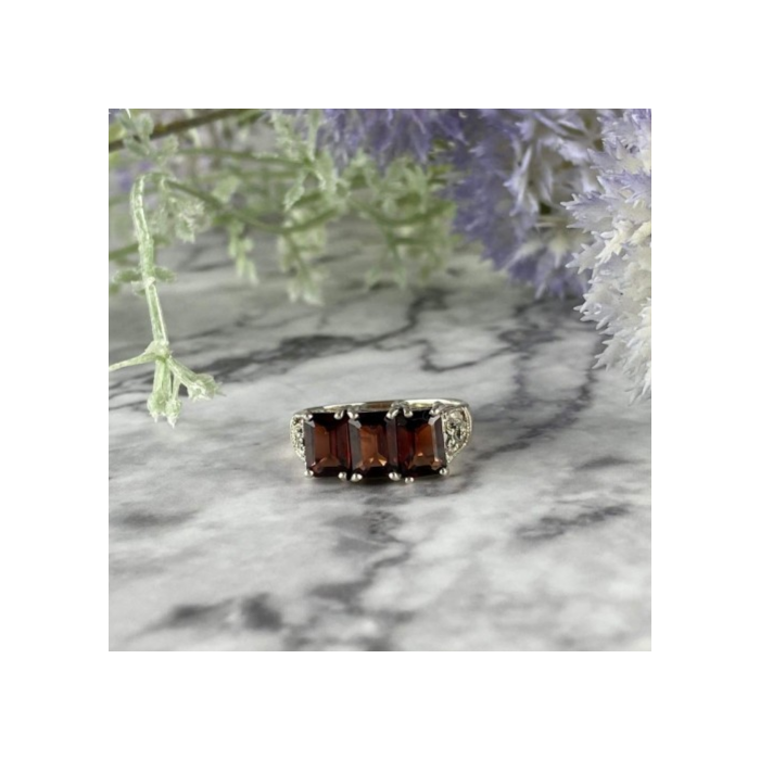 Vintage 925 Sterling Silver Almandine Ring Size 8