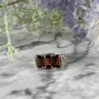 Vintage 925 Sterling Silver Almandine Ring Size 8