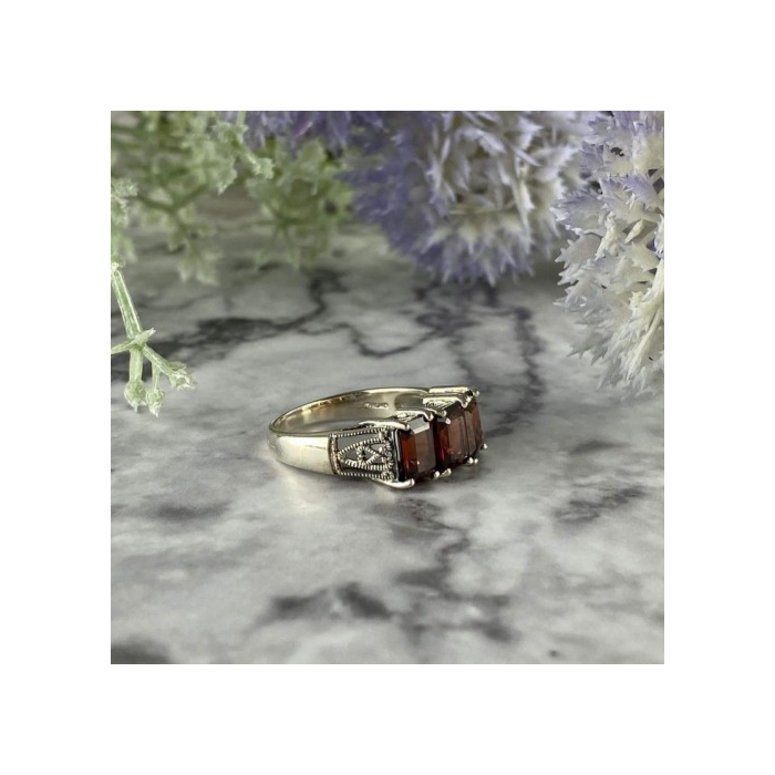 Vintage 925 Sterling Silver Almandine Ring Size 8