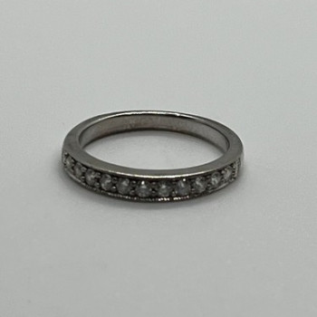 925 Sterling Silver & CZ Ring Size 6