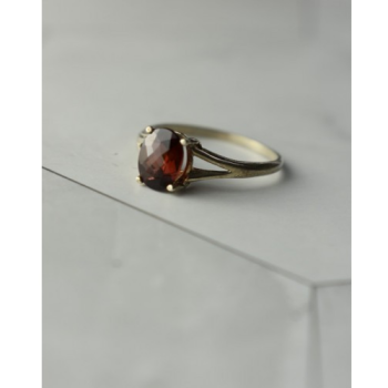925 Sterling Silver Garnet Ring Size 7