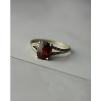 925 Sterling Silver Garnet Ring Size 7
