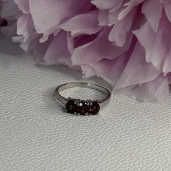 925 Sterling Silver Garnet Ring Size 8
