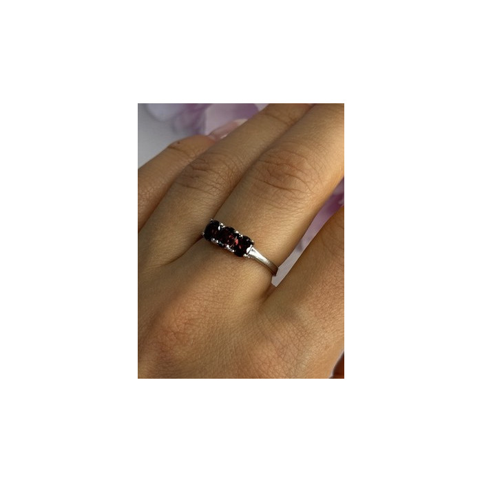 925 Sterling Silver Garnet Ring Size 8