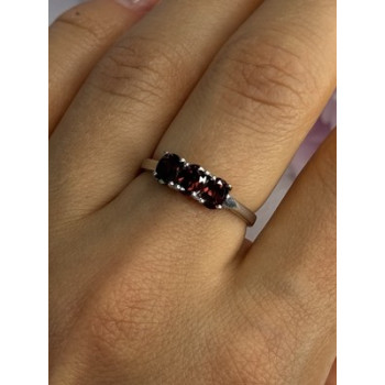 925 Sterling Silver Garnet Ring Size 8