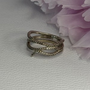Classy 925 Sterling Silver Diamonds Ring Size 7