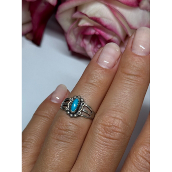 925 Sterling Silver Turquoise Ring Size 4
