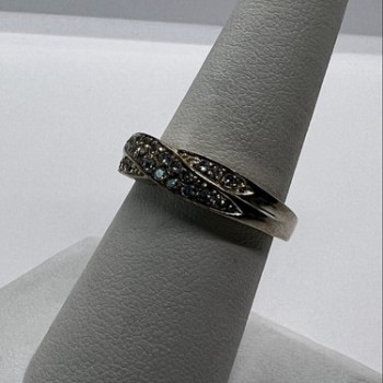 925 Sterling Silver & CZ Ring Size 7.5