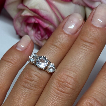 925 Sterling Silver CZ Ring Size 4