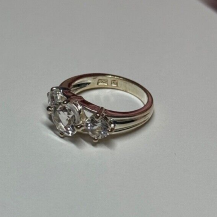 925 Sterling Silver CZ Ring Size 4
