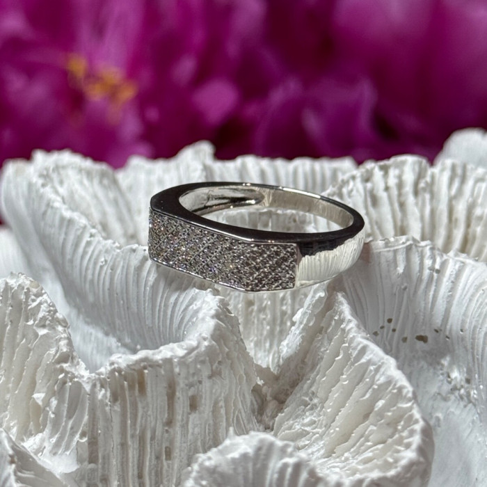 925 Sterling Silver Diamonds Ring Size 9.25