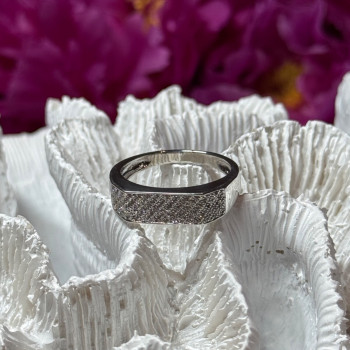 925 Sterling Silver Diamonds Ring Size 9.25