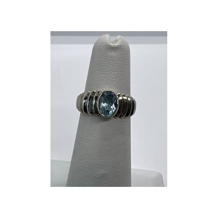 925 Sterling Silver & Blue Topaz Ring Size 5