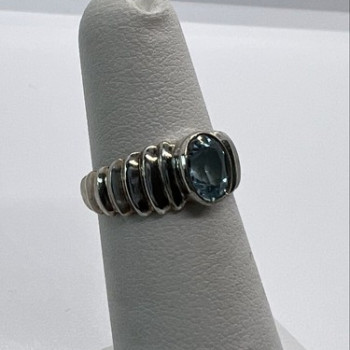 925 Sterling Silver & Blue Topaz Ring Size 5