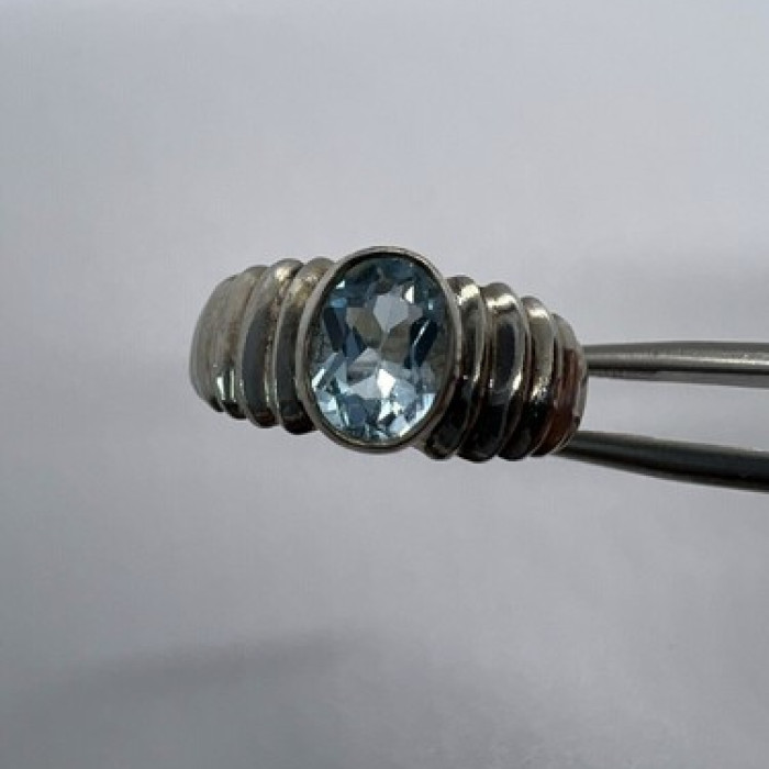 925 Sterling Silver & Blue Topaz Ring Size 5
