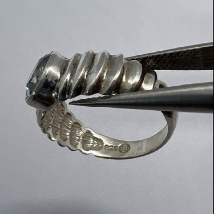 925 Sterling Silver & Blue Topaz Ring Size 5