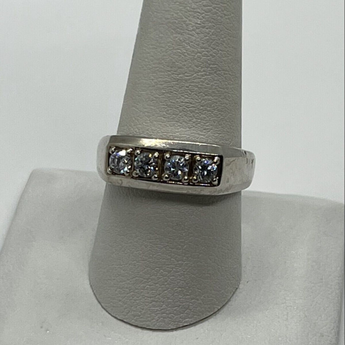 925 Sterling Silver CZ Ring Size 9