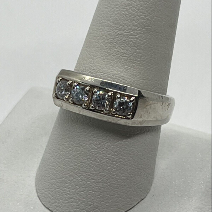 925 Sterling Silver CZ Ring Size 9