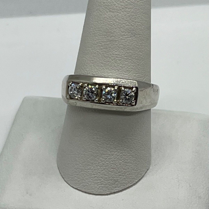 925 Sterling Silver CZ Ring Size 9