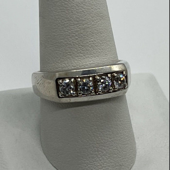925 Sterling Silver CZ Ring Size 9
