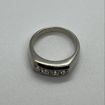 925 Sterling Silver CZ Ring Size 9