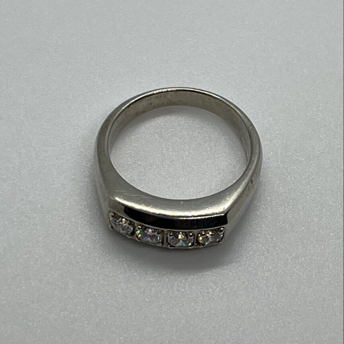 925 Sterling Silver CZ Ring Size 9