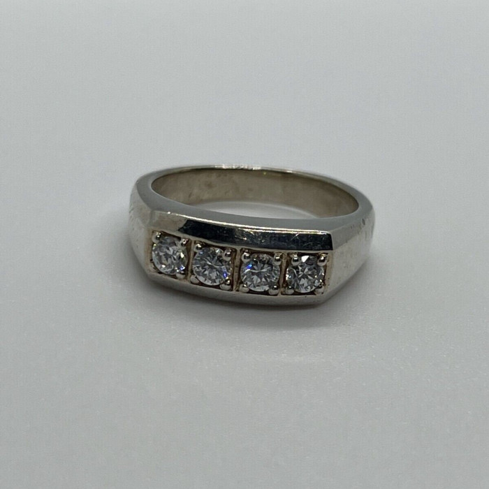 925 Sterling Silver CZ Ring Size 9