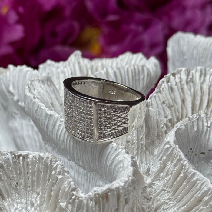 925 Sterling Silver Diamonds Ring Size 8.5
