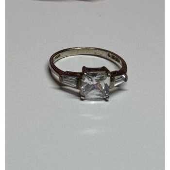 925 Sterling Silver CZ Ring Size 7