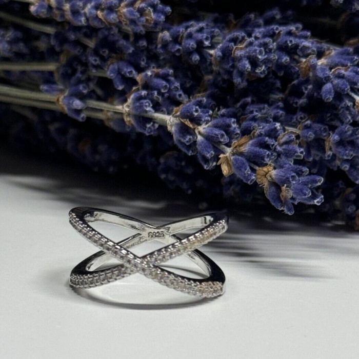 925 Sterling Silver CZ Ring Size 8.5