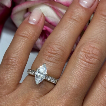 925 Sterling Silver CZ Ring Size 5.5