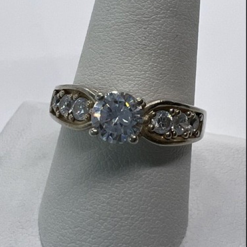 925 Sterling Silver & CZ Ring Size 9.5