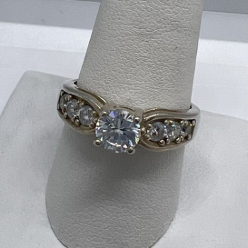925 Sterling Silver & CZ Ring Size 9.5